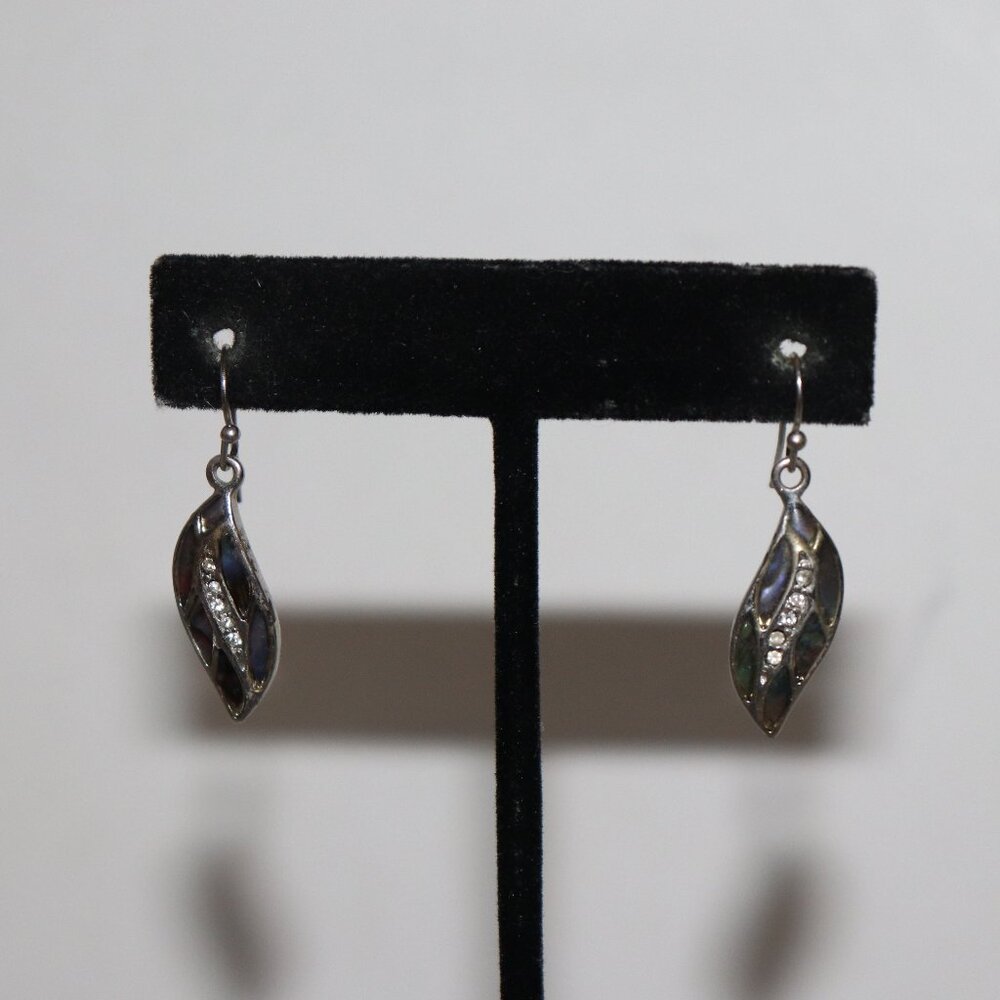 🐚 Beautiful Silver, Rhinestone & Natural Shell Leaf Earrings – 1.25" Beachy